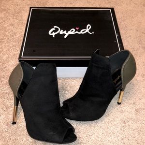 Size 6 stiletto heels